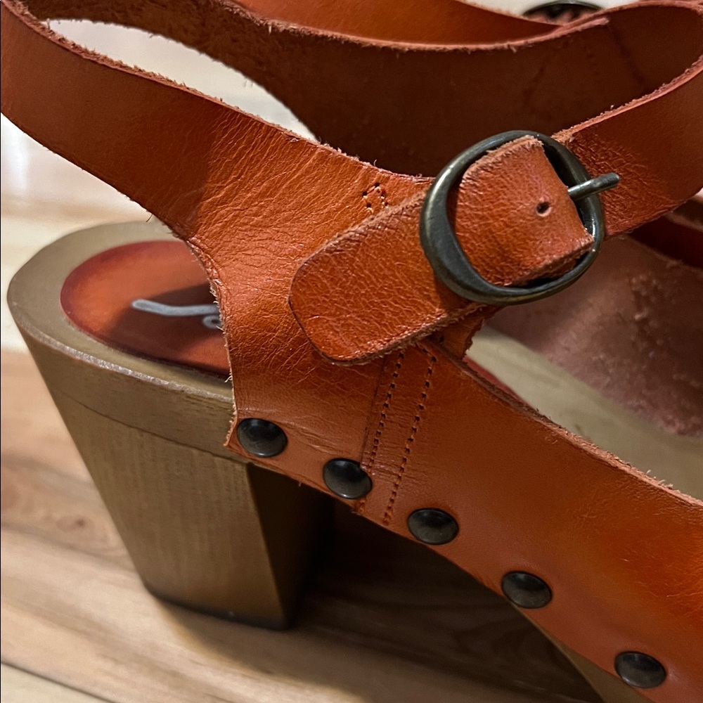 Women's Cognac Colour Leather Sandals - Picture 6 of 17